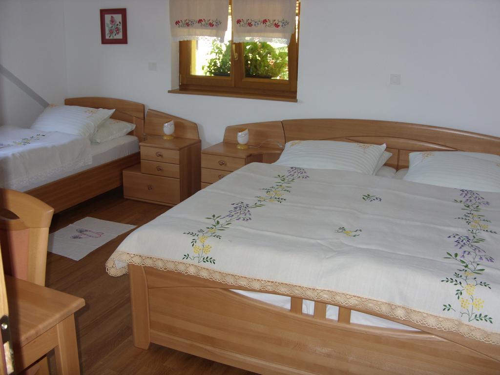 Agroturismo Tourist Farm Ob Izviru Krupe Semic